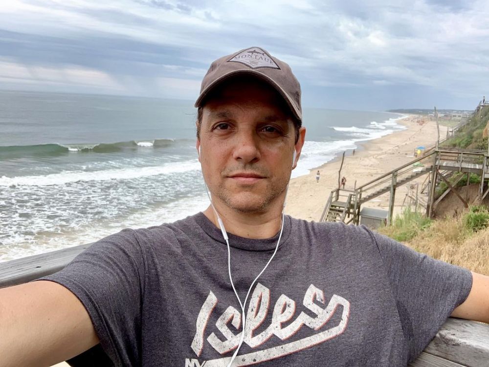 10 Potret Terkini Ralph Macchio, Pemeran Karate Kid 1984