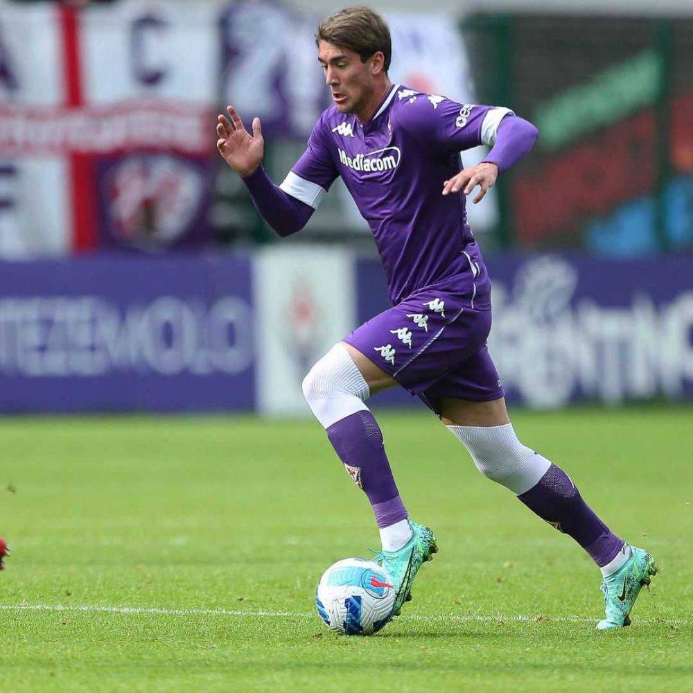 11 Potret Dusan Vlahovic, Striker Muda Fiorentina Yang Tajam