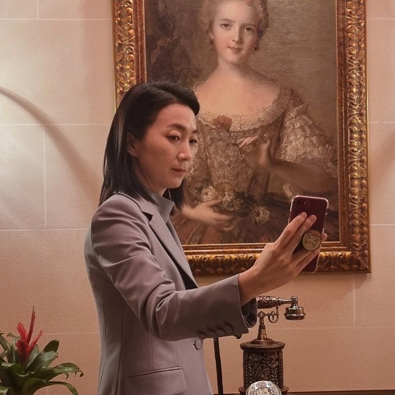 Kim Joo Ryoung (instagram.com/kimjooryoung) .