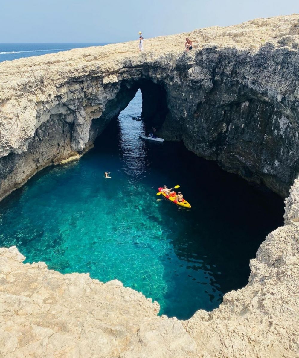 5 Pantai Terbaik di Malta yang Bikin Suasana Hati Makin Ceria