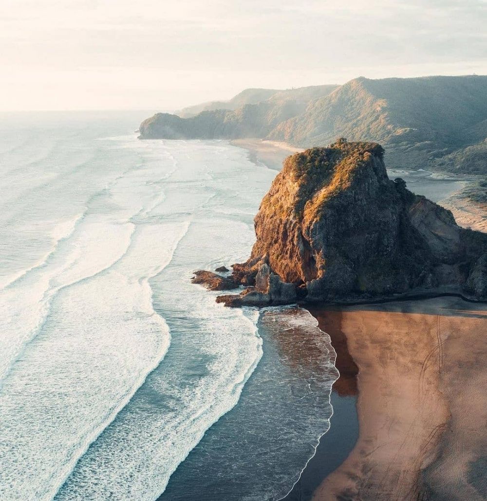 5 Pantai Paling Mengesankan di Selandia Baru yang Bikin Kangen Liburan