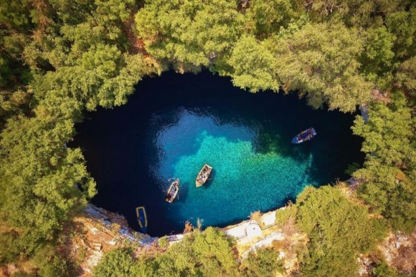 5 Wisata Gua dengan Pemandangan Spektakuler di Dunia, Memikat!