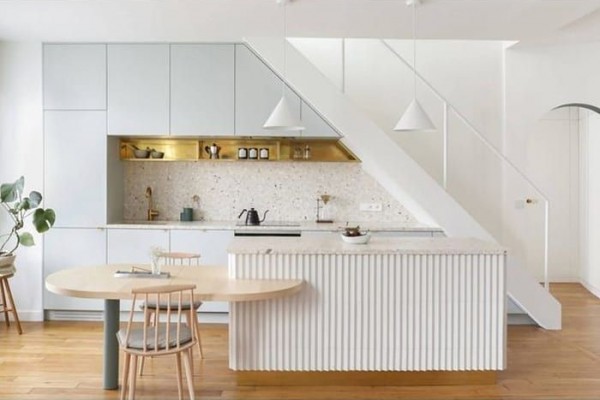 9 Ide Dapur Bawah Tangga Estetik, Maksimalkan Space Ruangan