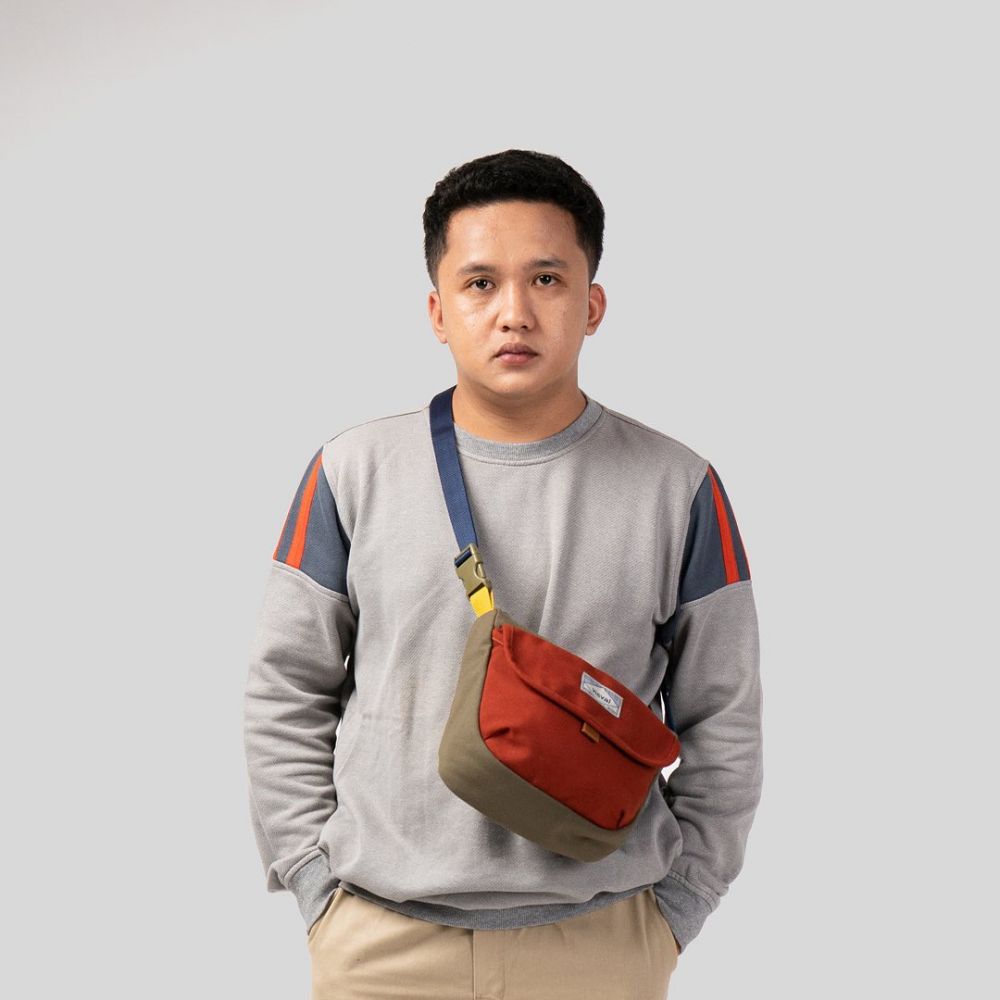 Top more than 78 tas sling bag pria best - in.duhocakina