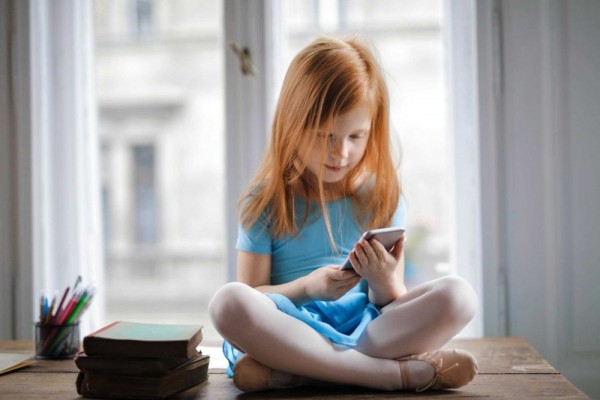 5 Hal yang Bisa Membuat Anak Kecanduan Gadget, Karena Orangtua?