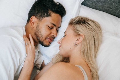 8 Tips Melakukan Posisi Seks Tatap Muka Anti Canggung Pasangan