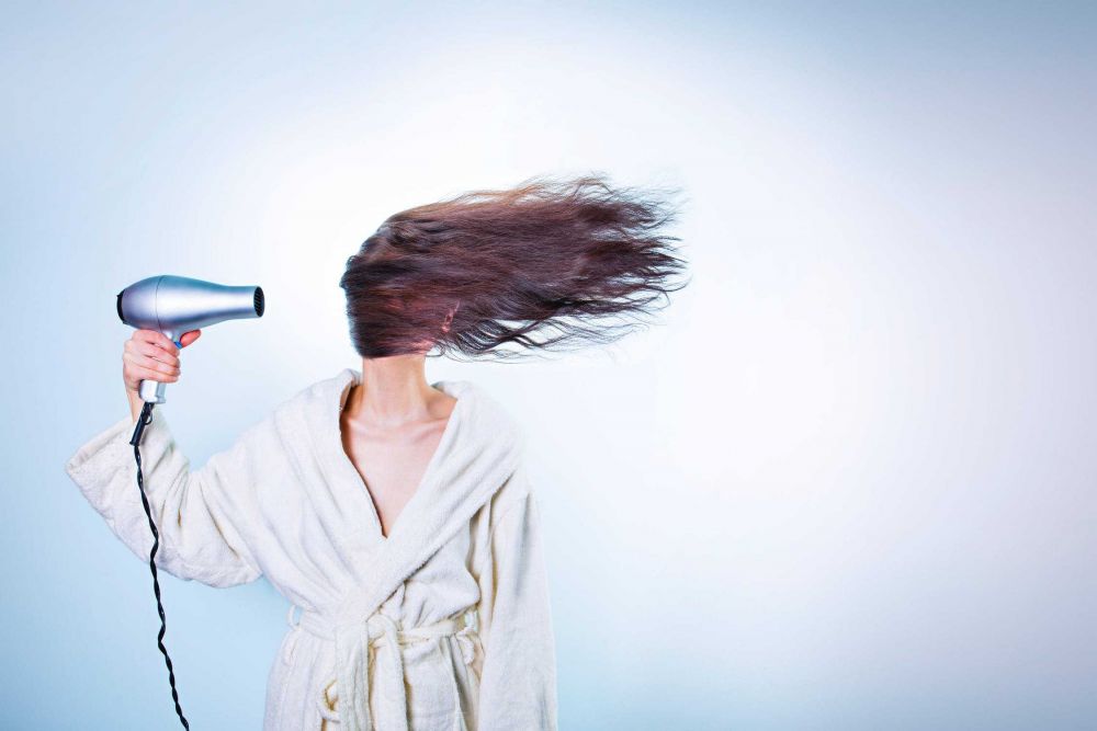 5 Tips Sederhana yang Dapat Mengurangi Rambut Rontok, Anti Botak!