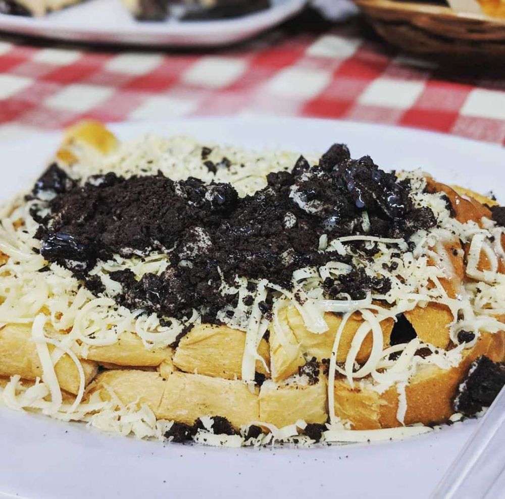 Warung Kaki Lima Tersembunyi di Jakarta, Rasanya Bikin Nagih.