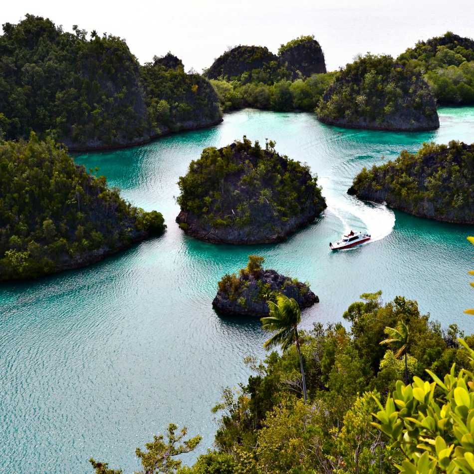 5 Ekowisata Indonesia yang Punya Pemandangan Bak Surga Tersembunyi!