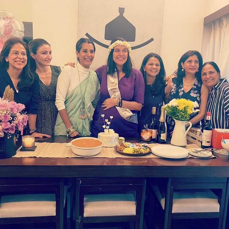 9 Potret Baby Shower Aktris Bollywood Neha Dhupia