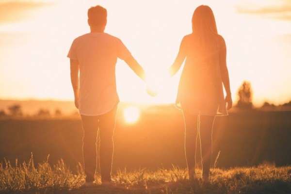 5 Konsep Cinta yang Malah Bisa Menghancurkan Hidup Kamu, Sadar Yuk!