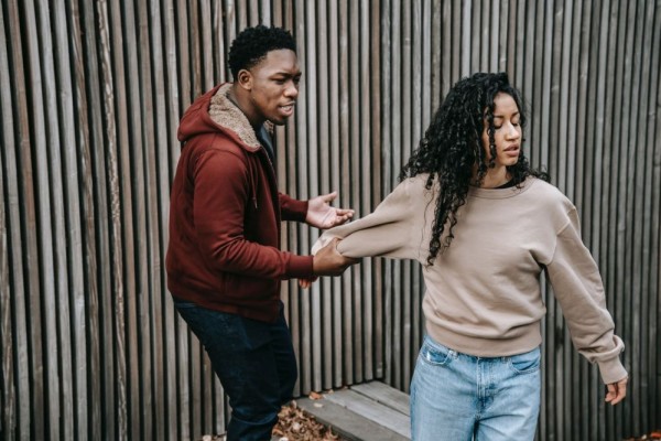 5 Cara Menghadapi Pasangan yang sedang Marah 