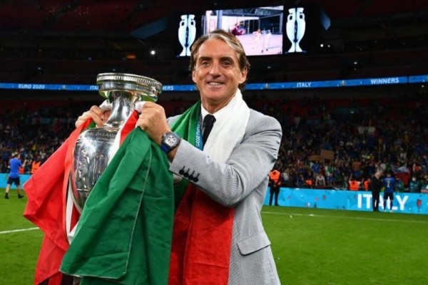 Roberto Mancini, Pelatih Underrated yang Ciptakan Sejarah Rekor