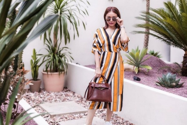 Colorful, 9 Inspirasi Outfit Summer Dress untuk Liburan ala Rossa