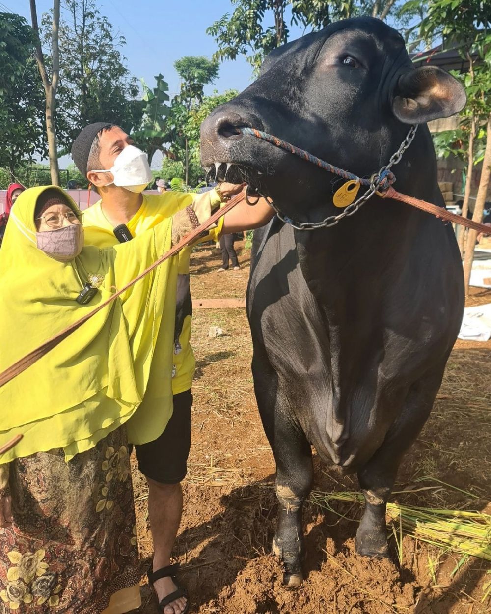 10 Potret Keluarga Irvan Hakim Pakai Baju Kembaran, Family Goals!