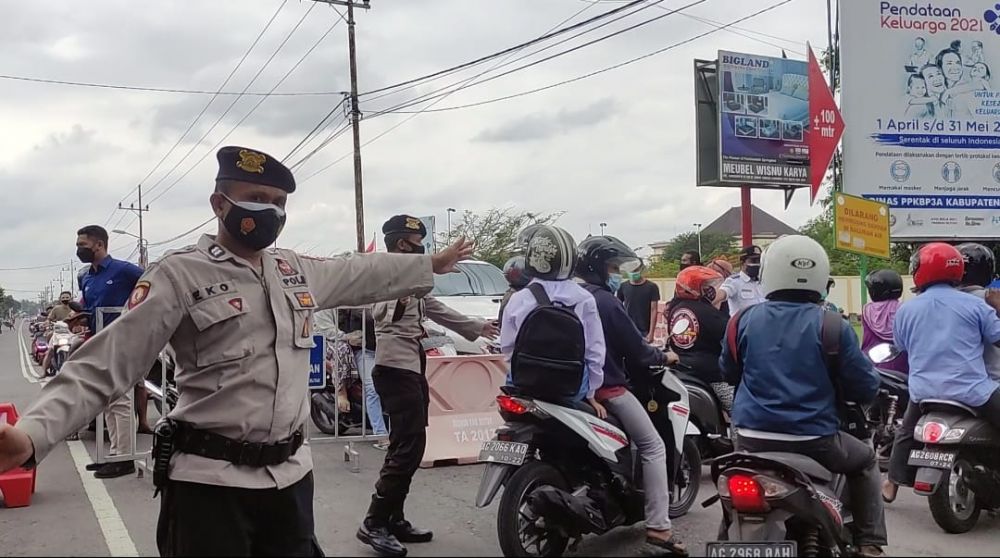 Polda Bantah Bubarkan Bagi-bagi Telur di Blitar