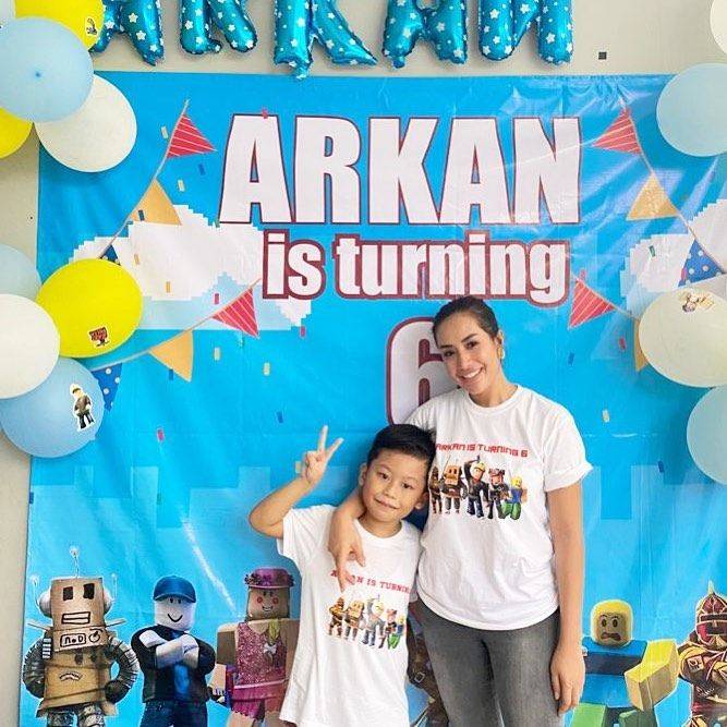 Single Mom, 9 Potret Keibuan Pemain Sinetron Dan Sang Anak