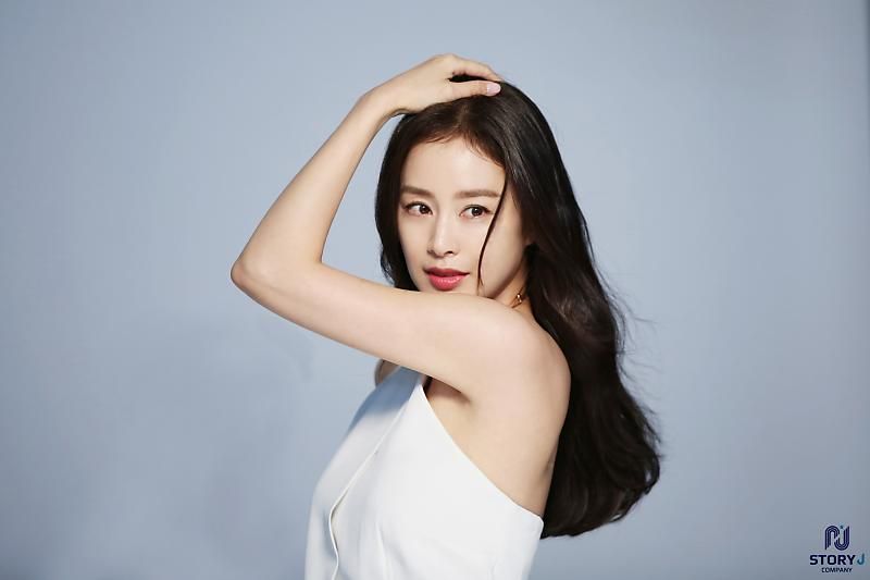 Foto Profil Dan Biodata Kim Tae Hee Agama Lengkap Kol