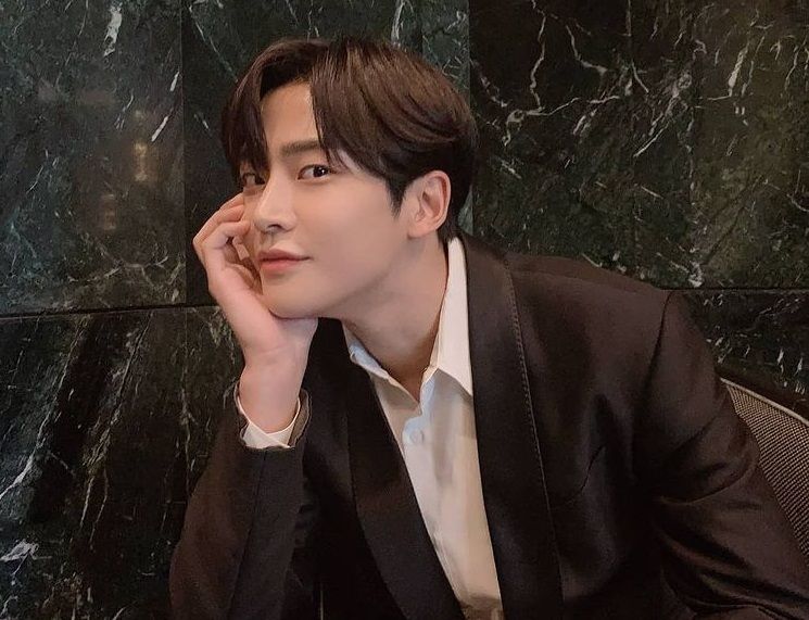 Profil dan Biodata Rowoon SF9, Idol-Aktor yang Serba Bisa