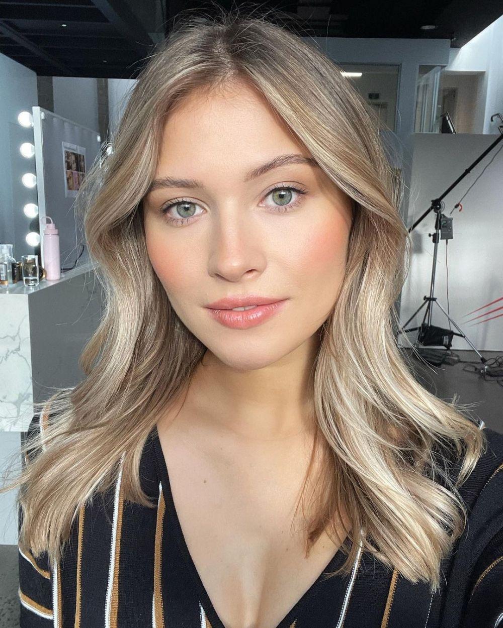 9 Potret Daria Varlamova Miss Universe Australia 2021