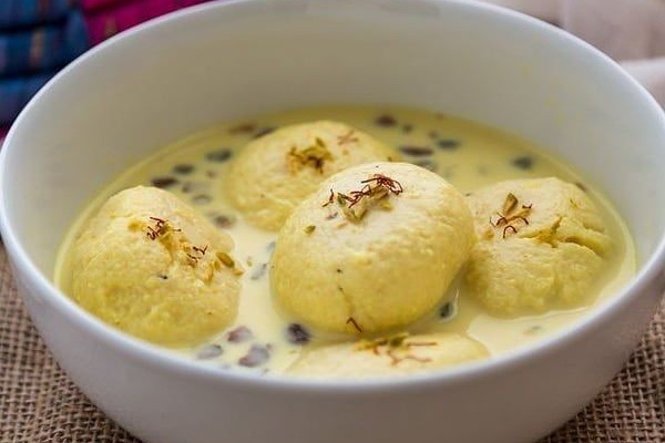 Resep Sederhana Rasmalai, Dessert Tradisional India yang Creamy Abis!