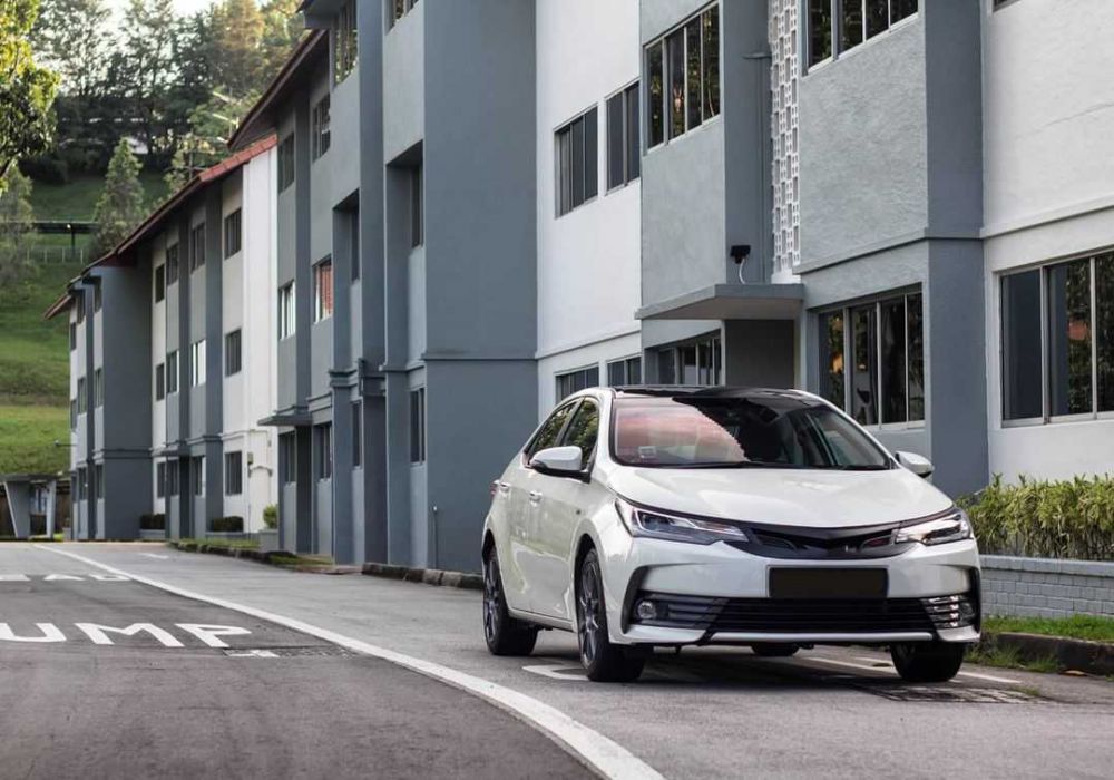 Perbandingan Toyota Altis dan Honda City: Mana yang Lebih Sesuai untuk Anda?