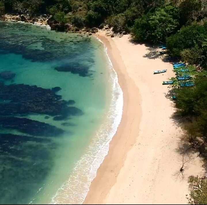 12 Pantai yang Indah dan Alami di Blitar, Pesonanya Memanjakan Mata