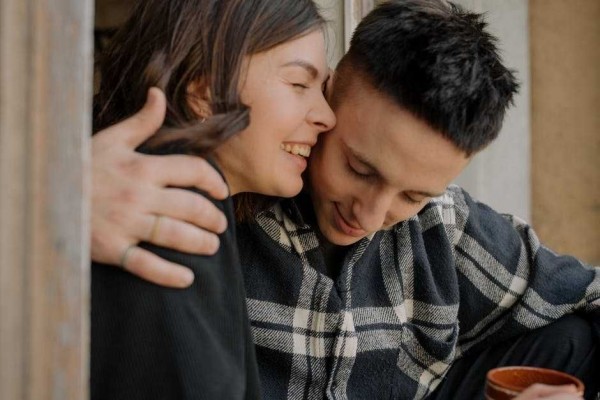 5 Sebab Kamu Begitu Bergantung pada Pasangan Sampai Sekarang