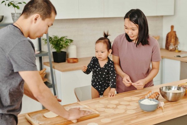5 Tips Mengurus Anak Tanpa Bantuan Babysitter, Coba Mandiri yuk!