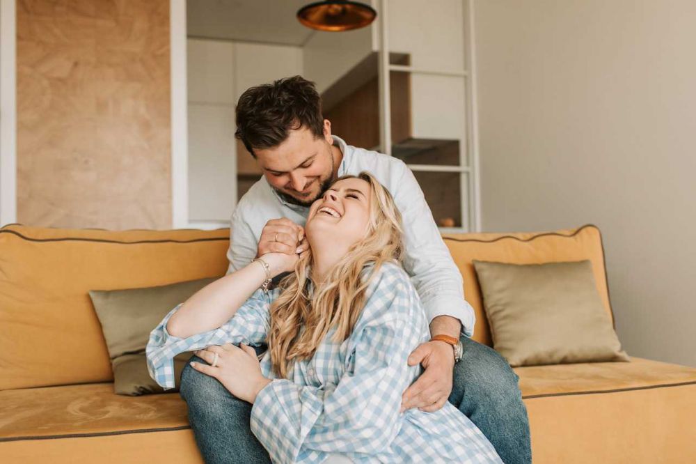 5 Tips Jadi Pasangan Asyik, Bikin Hubungan Gak Bosan Dijalani