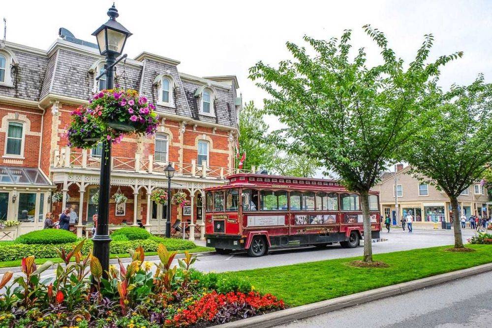 9 beautiful small towns in Canada, the atmosphere makes the heart happy