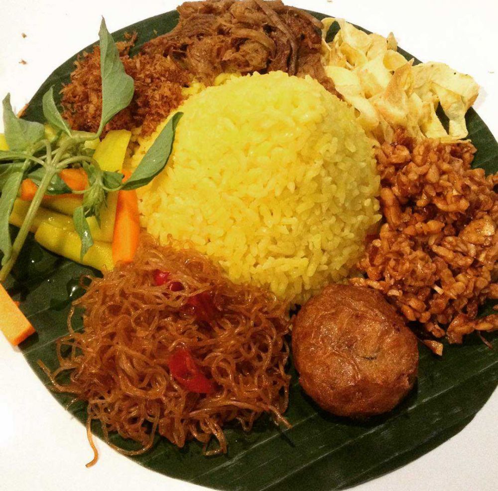 Intip 5 Kedai Nasi Kuning Terlezat yang Berlokasi di Jakarta 