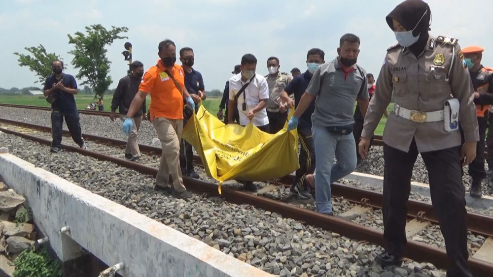 Lelaki Tanpa Identitas Di Jombang Tertabrak Kereta Api