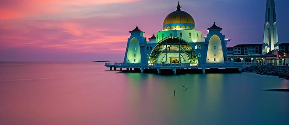 Masjid Di Malaysia Dengan Arsitektur Beragam