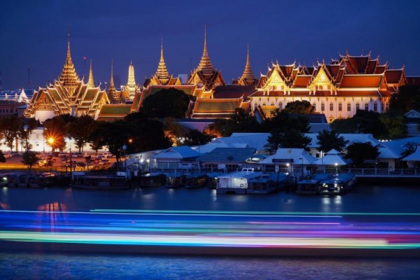 9 Potret Wat Phra Si Rattana, Kuil Buddha di Thailand yang Memesona