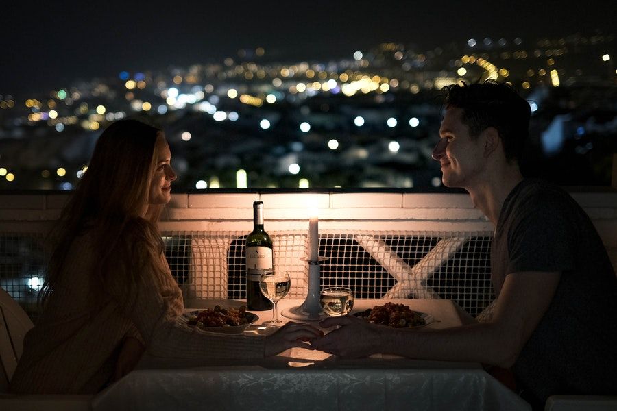 5 Tips Makan Malam Romantis Meski Kamu Sedang Diet, Gak Bikin Batal!