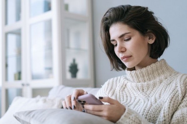 5 Alasan Kamu Masih Galau soal Mantan meski Sudah Hilang Kontak