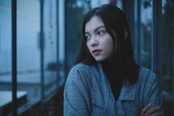 5 Kebiasaan Ini Tanpa Kamu Sadari Bisa Bikin Pola Pikir Jadi Negatif