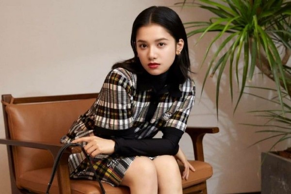 10 Potret Zhang Jing Yi, Lawan Main Arthur Chen di Drama China Terbaru