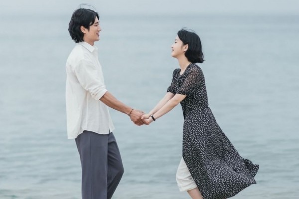 10 Momen Mesra Kim Go Eun dan Ahn Bo Hyun di Yumi's Cells