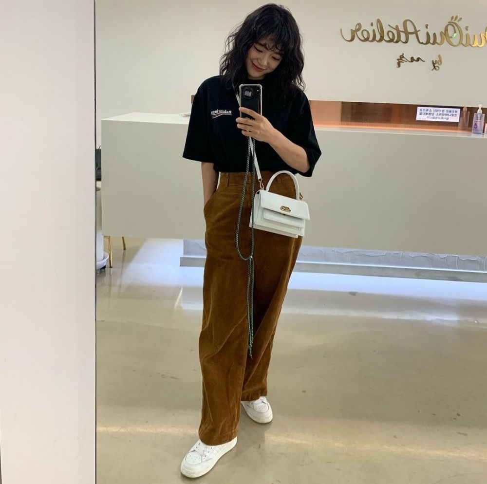 Modis dan Antiribet, 10 Outfit Boyish Style ala Kim Se-jeong