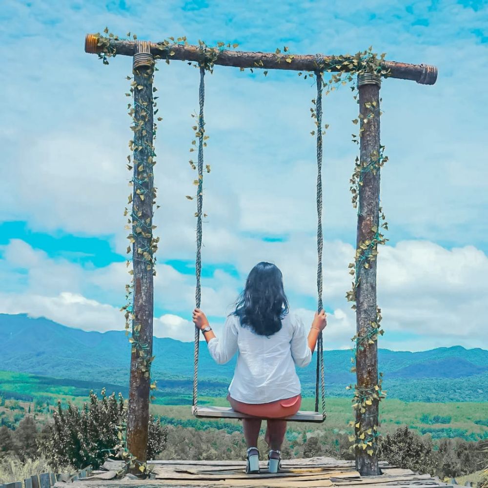 Puncak 2000 Siosar, Wisata ke Negeri di Atas Awan