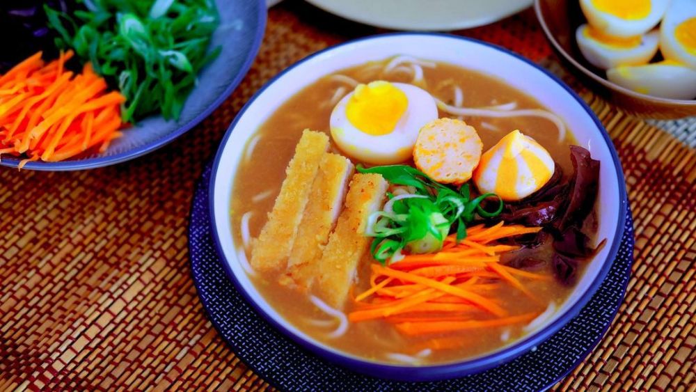 9 Tempat Makan Ramen Paling Enak di Malang, Gurihnya Bikin Kalap!