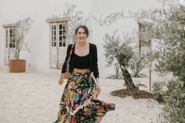 Serangan Visual, 9 Mix and Match Skirt ala Davika Hoorne!