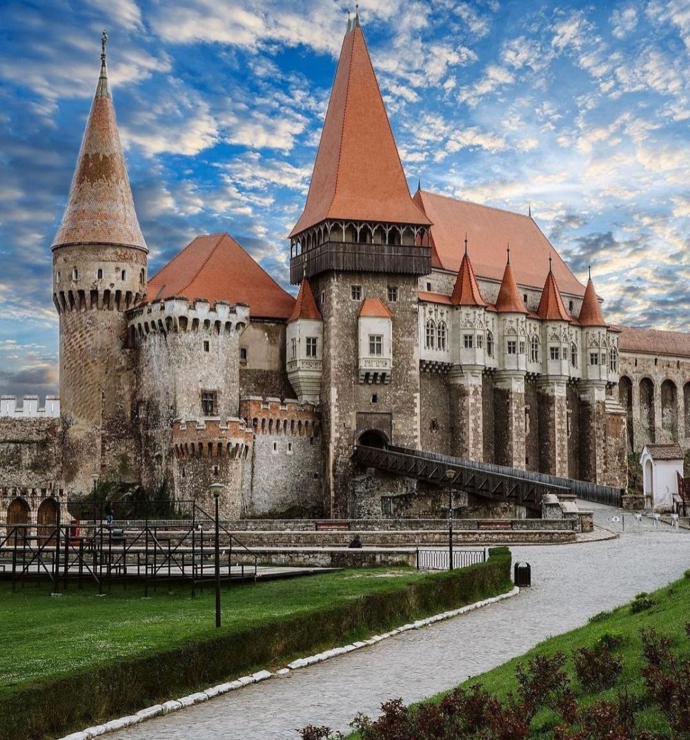 5 Tempat Bersejarah Terbaik di Rumania yang Wajib Dikunjungi 