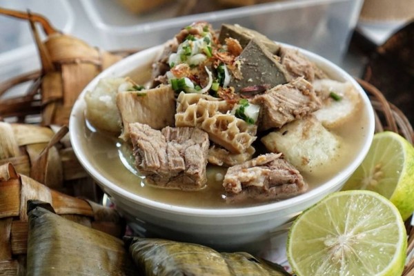 5 Olahan Daging Sapi Berkuah Khas Indonesia, Kaldunya Kental