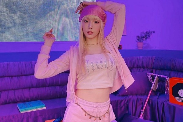 Nostalgic! 6 MV KPop Terbaru Usung Tren Fashion Y2K