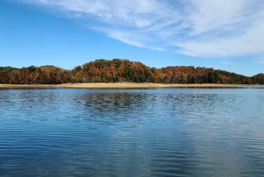 5 Danau Menakjubkan yang Ada di Tennessee-Amerika, Bikin Mata Sejuk!