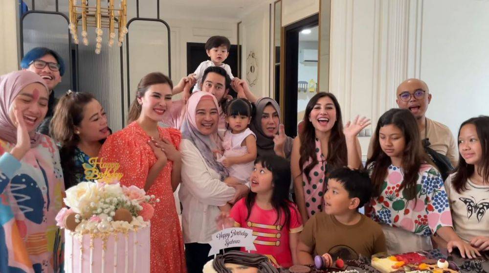 10 Momen Meriah Ulang Tahun Syahnaz Sadiqah Yang Ke-28