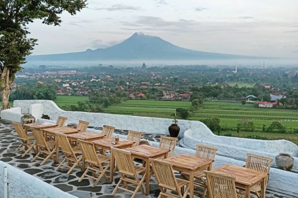 5 Rekomendasi Restoran View Alam di Jogja Buat Healing Tipis-tipis